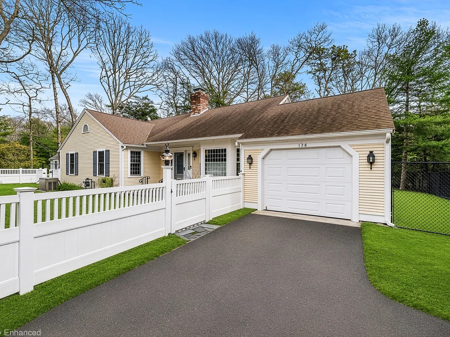 175 Old Post Road, Centerville