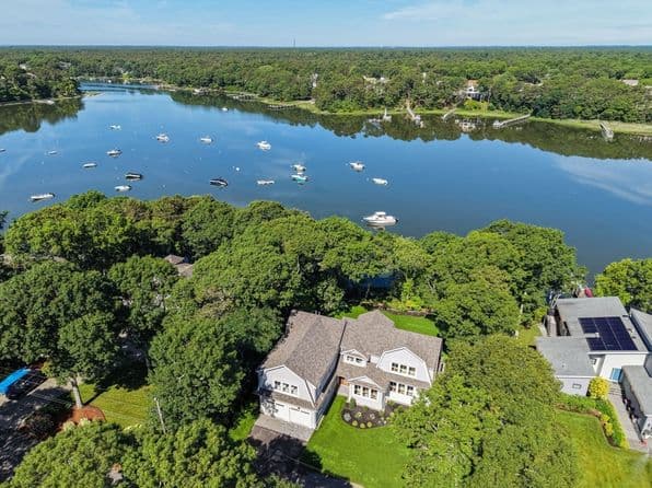 640 Poponessett Rd, Barnstable
