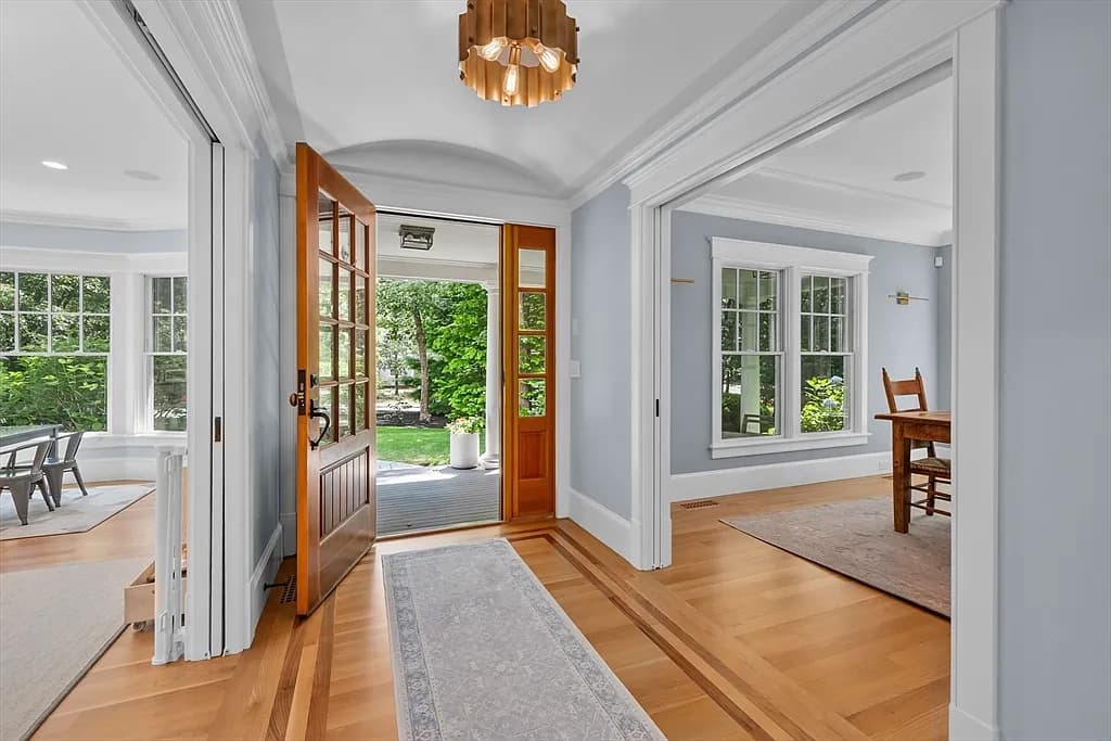 239 Oxford Dr - Photo 2