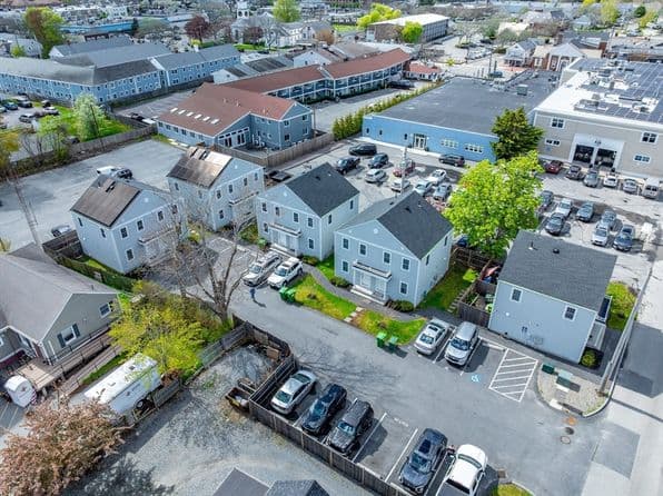39 Pearl St, Barnstable