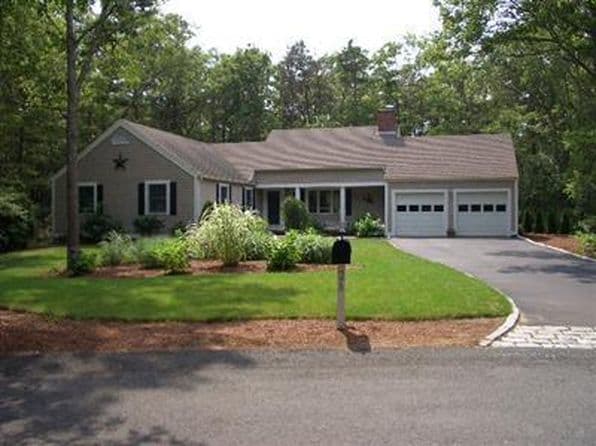 26 The Morgan Circle, Mashpee