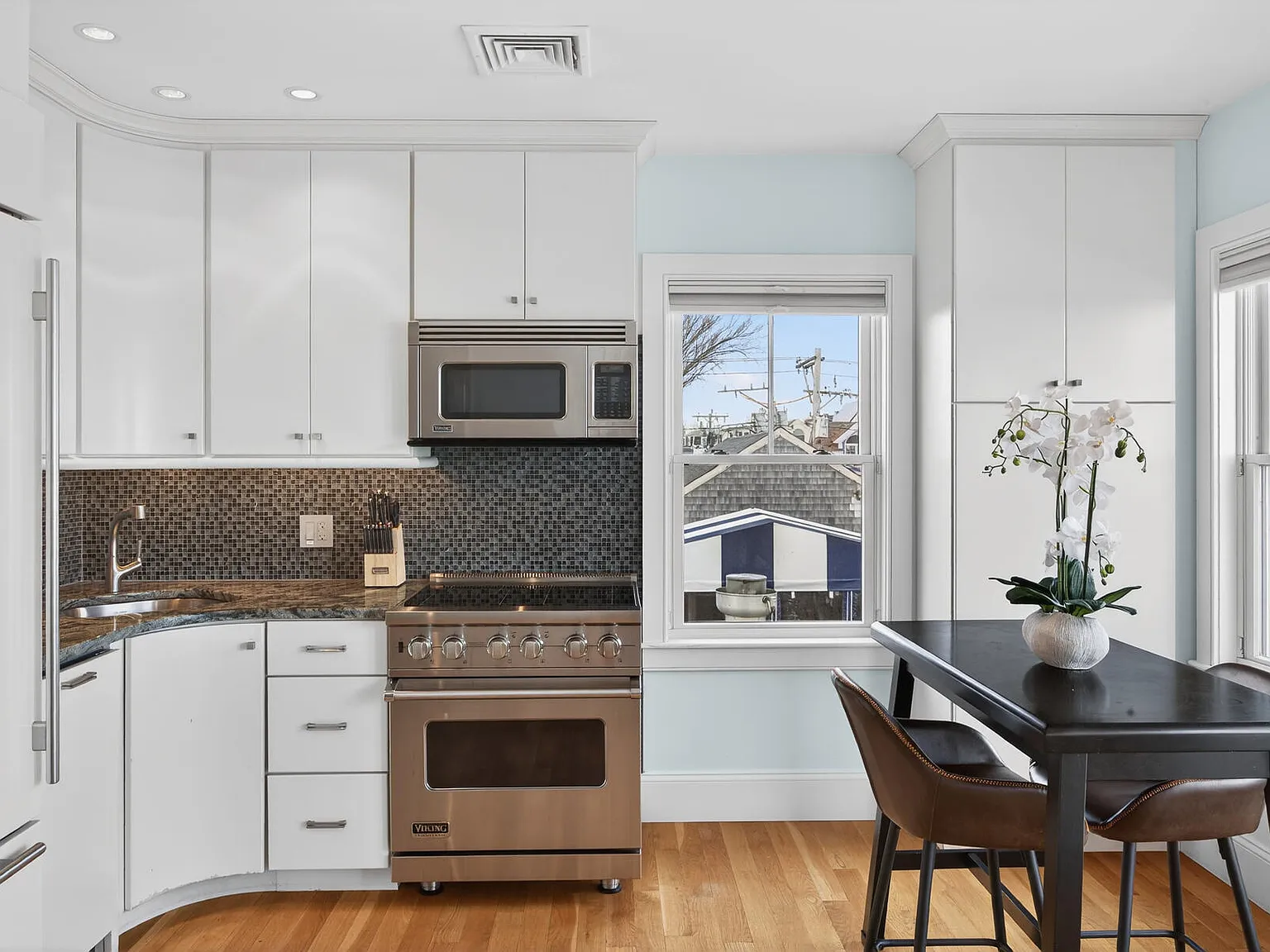 333 Commercial Street Unit 9 - Photo 3