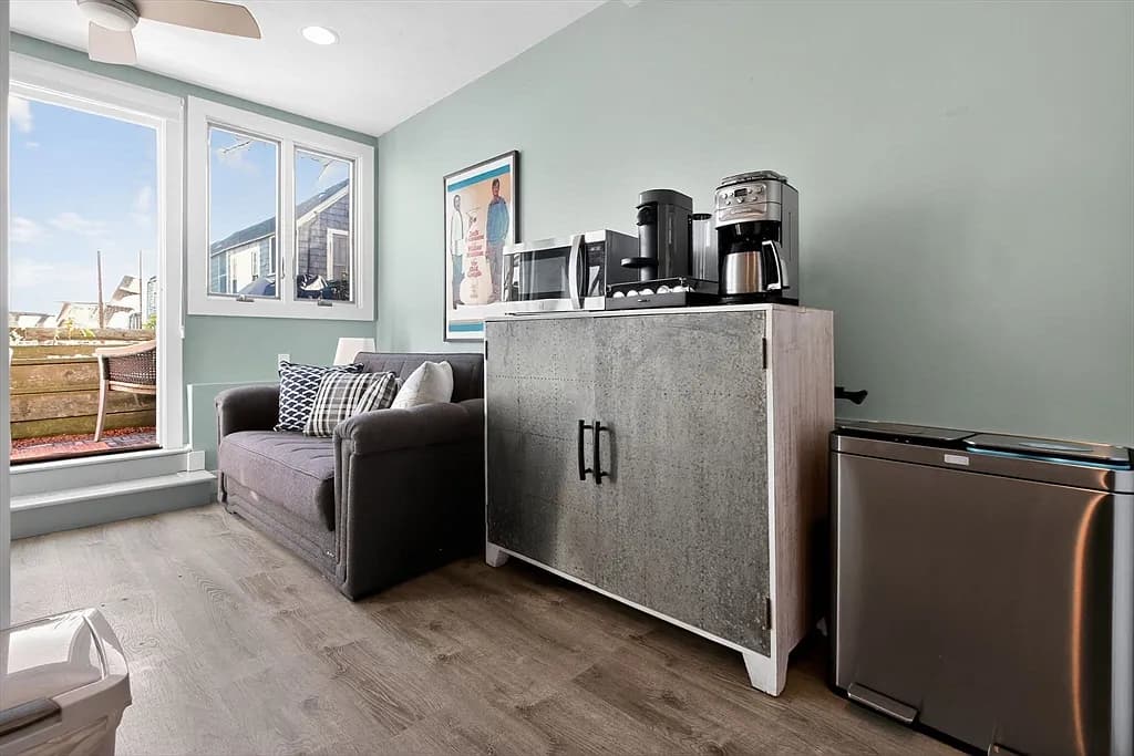 441 Commercial St #B - Photo 5