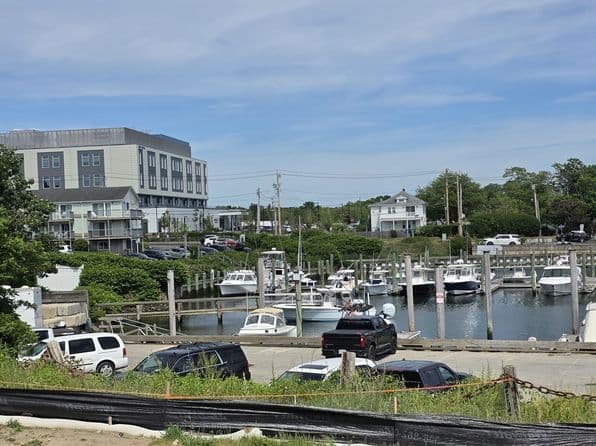 110 School St #E202, Barnstable