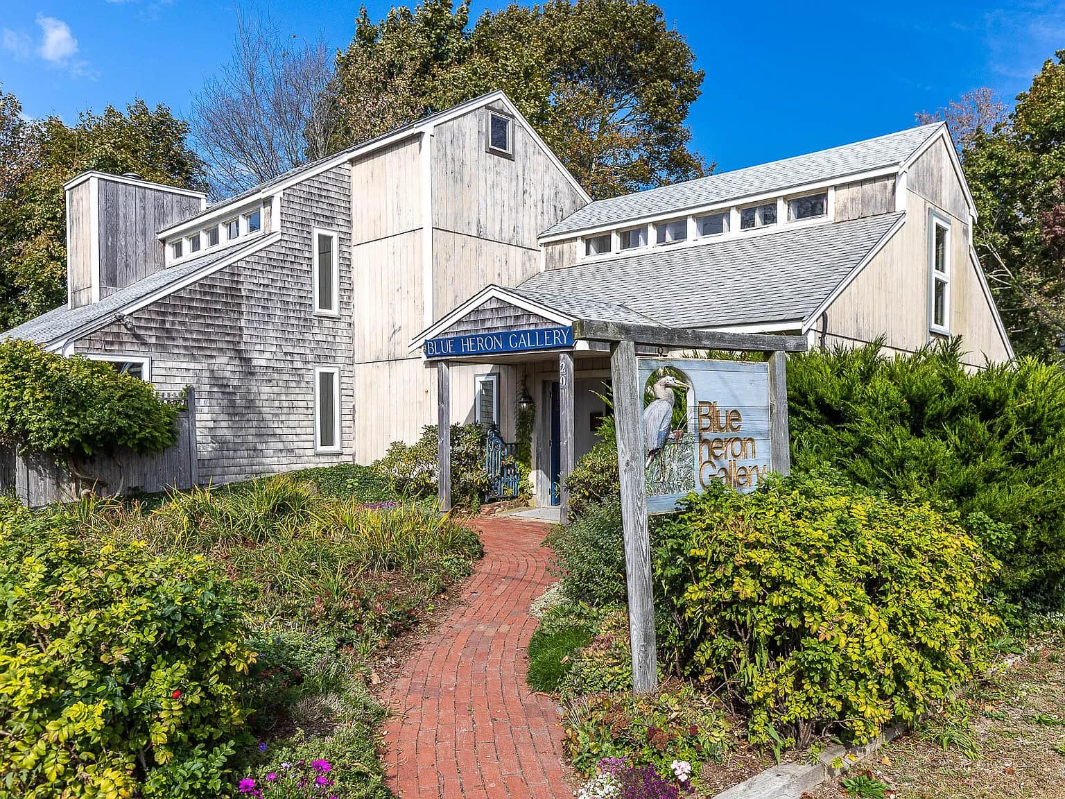 20 Bank Street - Photo 1