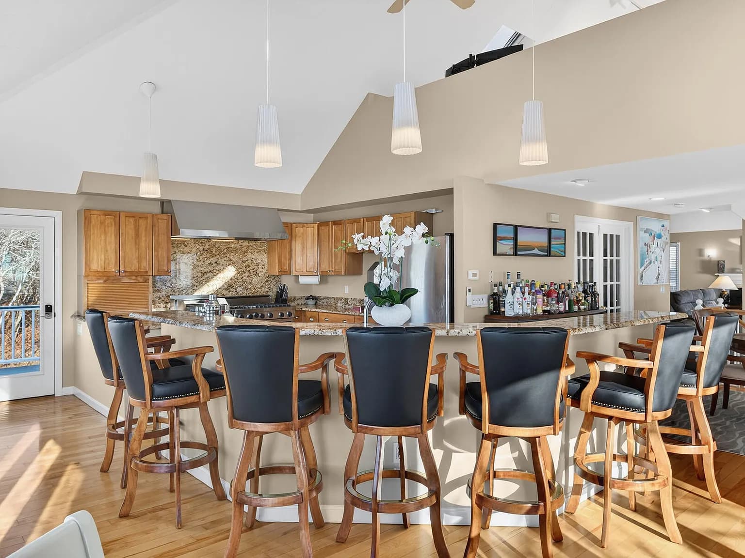 724 Commercial Street - Photo 3