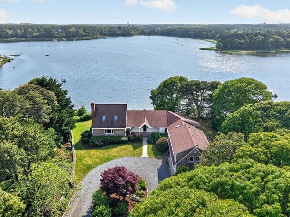 22 Blake Lane, Orleans