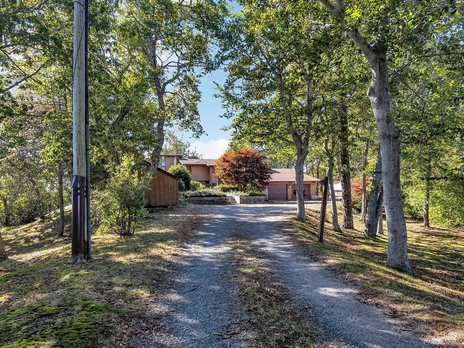 481 Lakeside Drive W - Photo 4