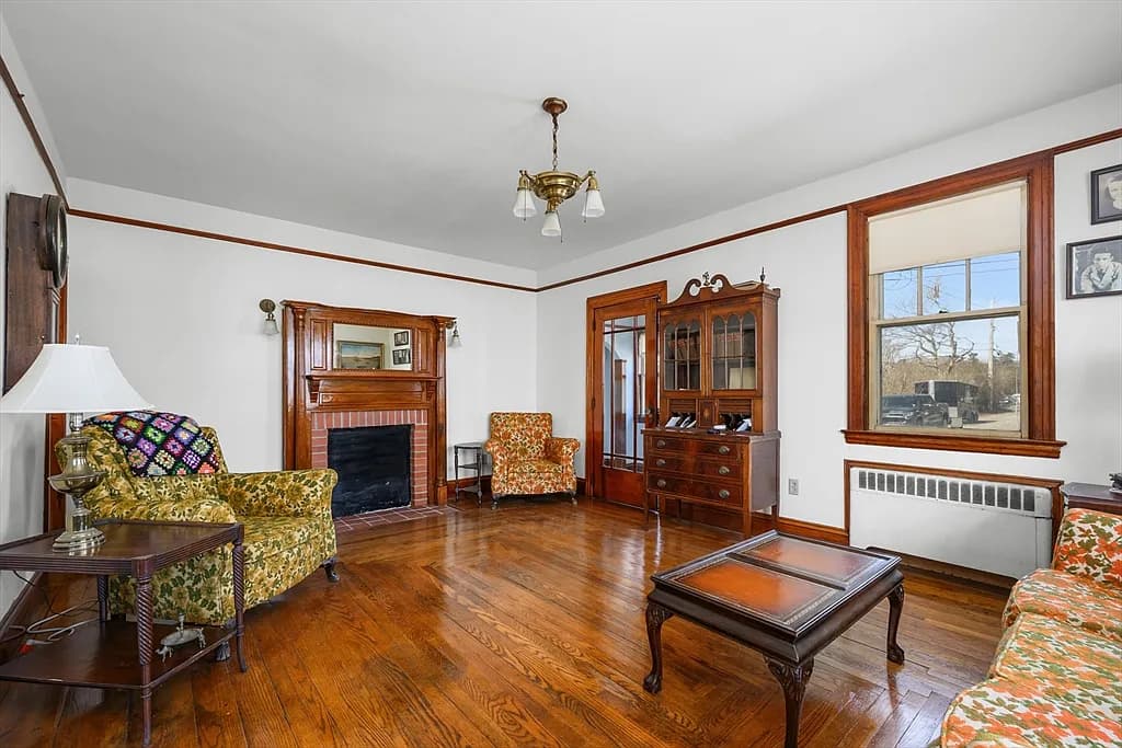 65 Louis St - Photo 1