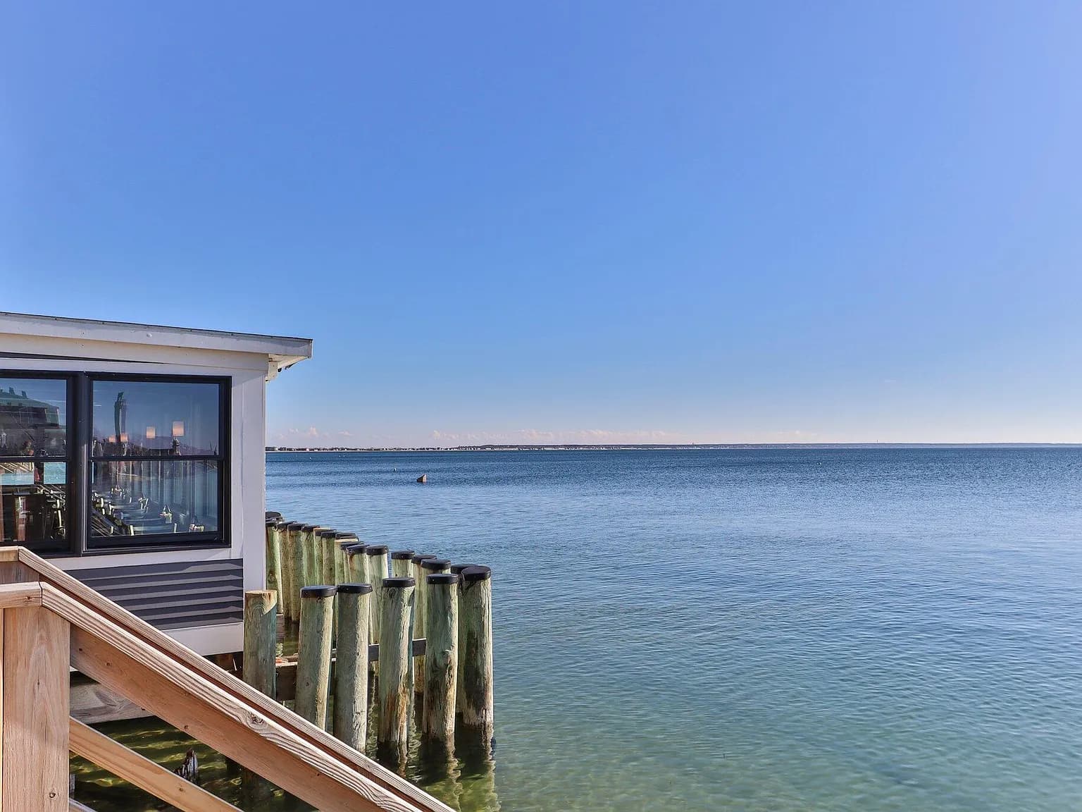 539 Commercial Street Unit 1 - Photo 4