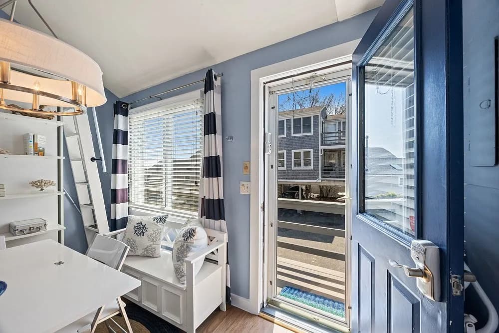 147 Commercial St APT L7 - Photo 4