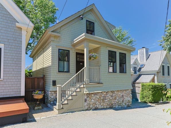 24 Cottage Street, Provincetown