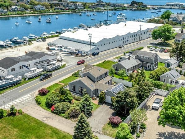 251 Scranton Avenue, Falmouth