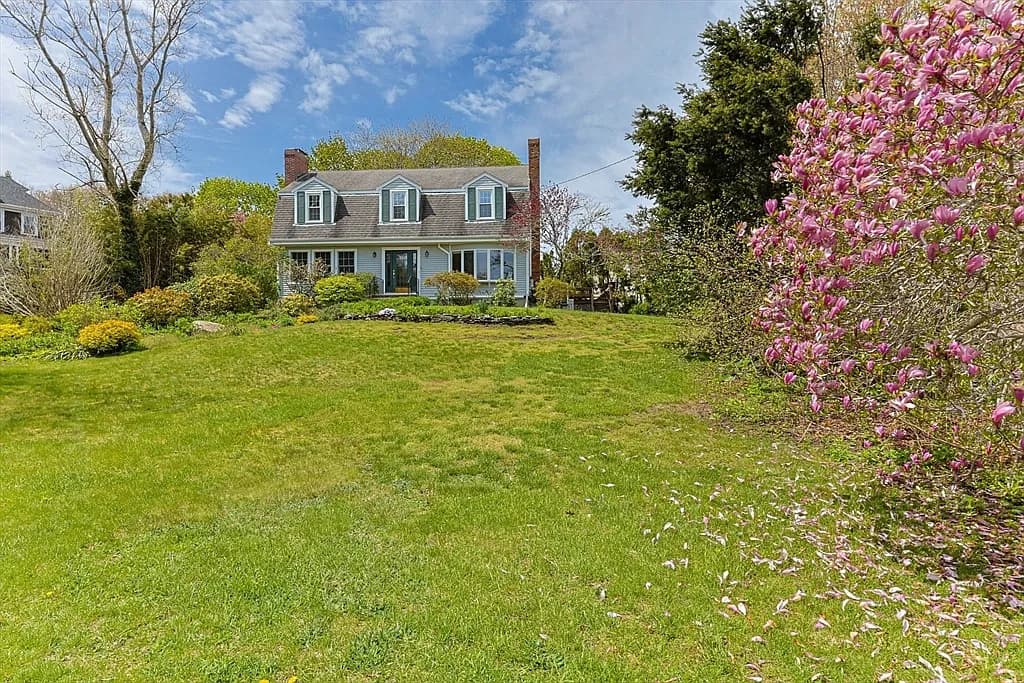 1120 Shore Rd, Bourne