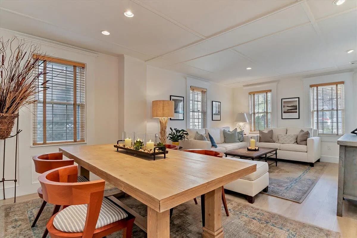 44 Commercial Street - Photo 2