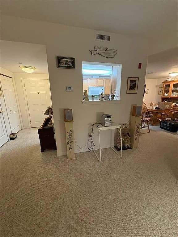 18 West Rd Unit 202 - Photo 3