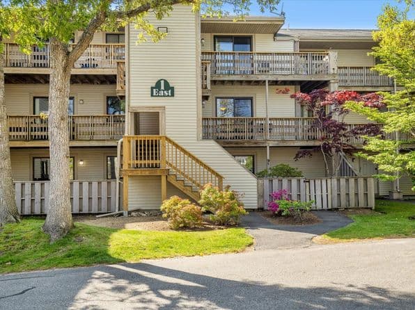 800 Bearses Way APT 1EB, Hyannis