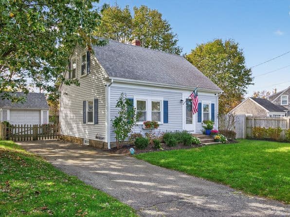 10 Trenton Street, West Yarmouth