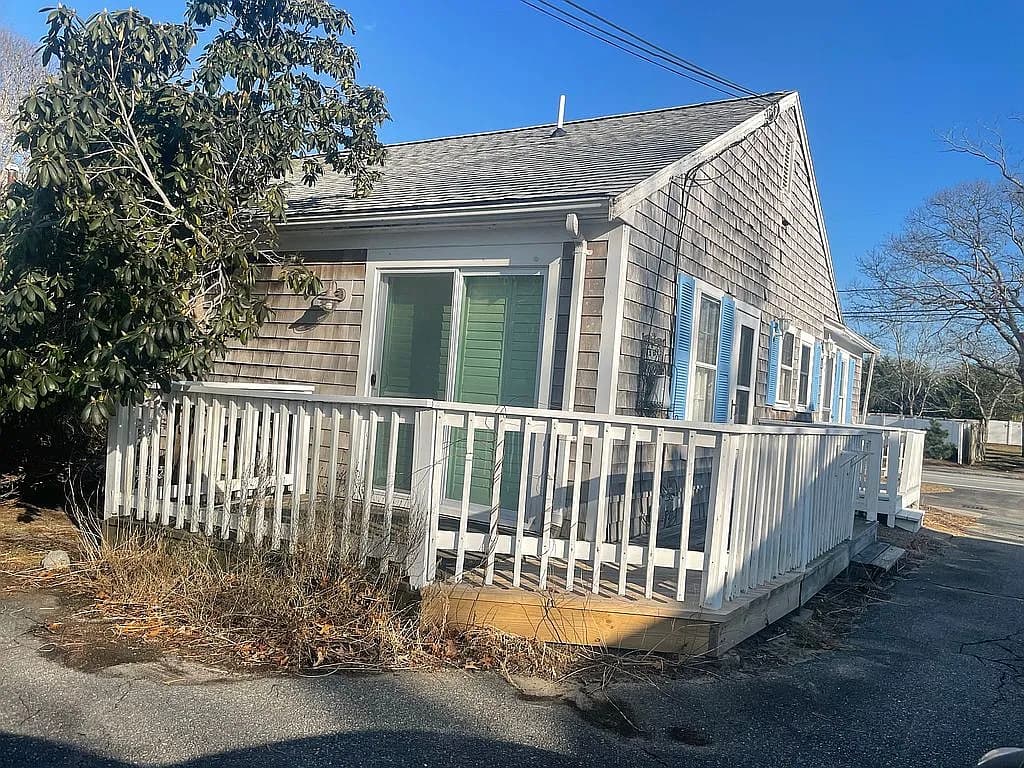 230 Gosnold St #8C - Photo 4