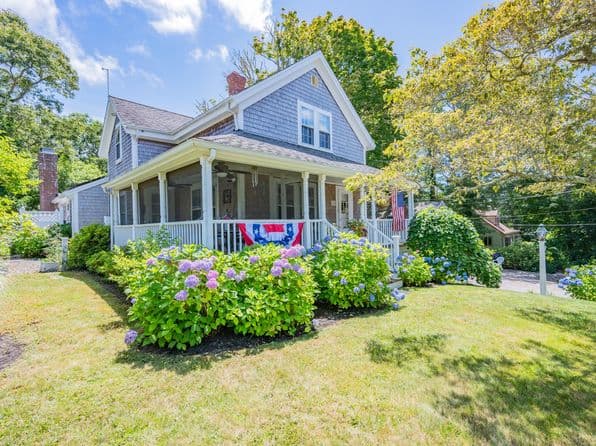 181 School Street, Cotuit