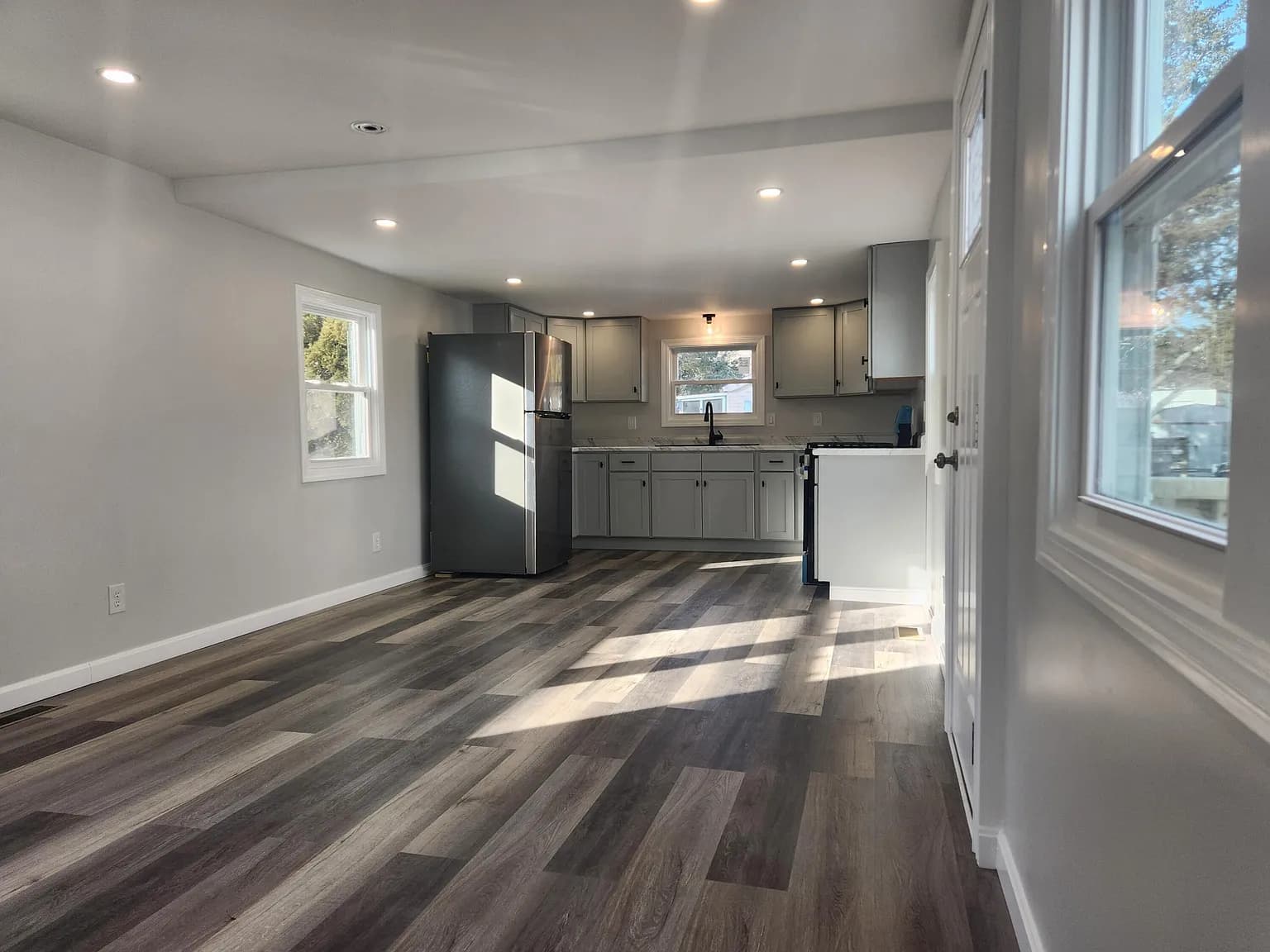 3 Fourth Avenue - Photo 5