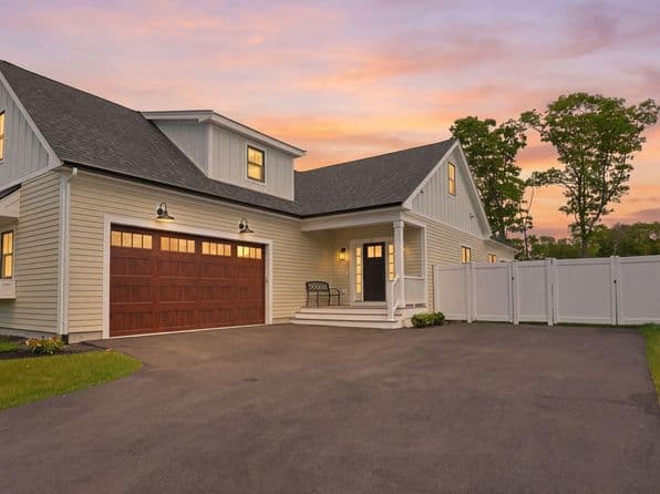 17 Josiah Path, Falmouth