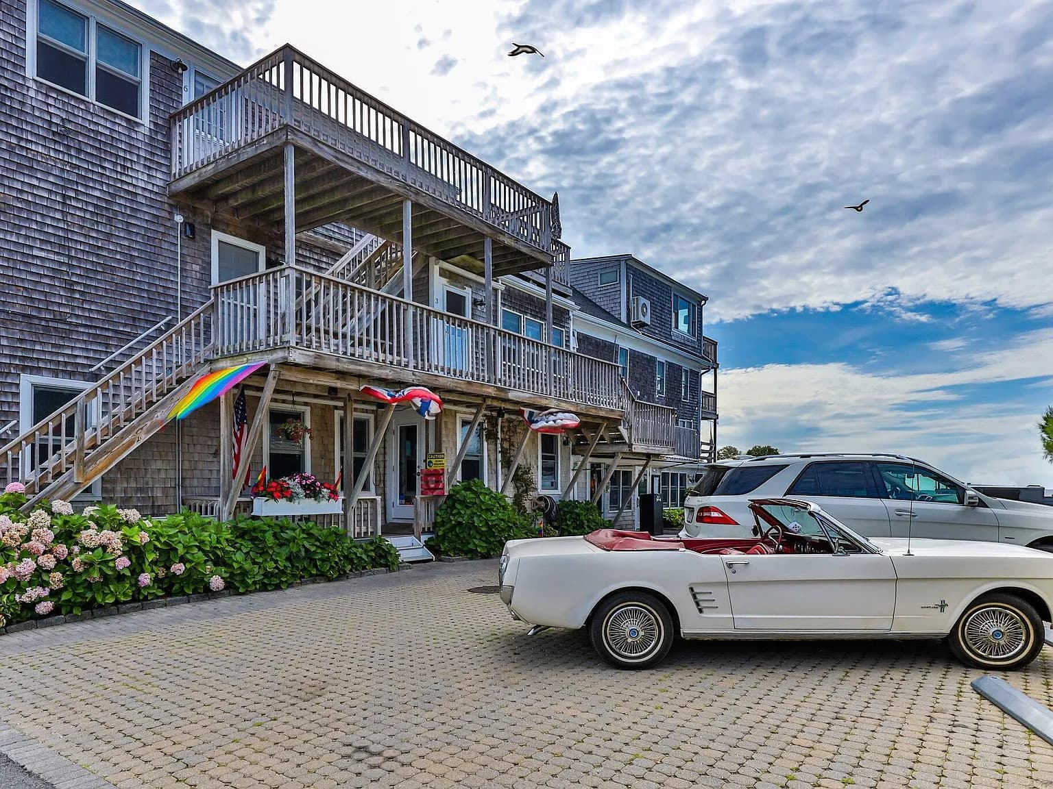 539 Commercial Street Unit 1 - Photo 5