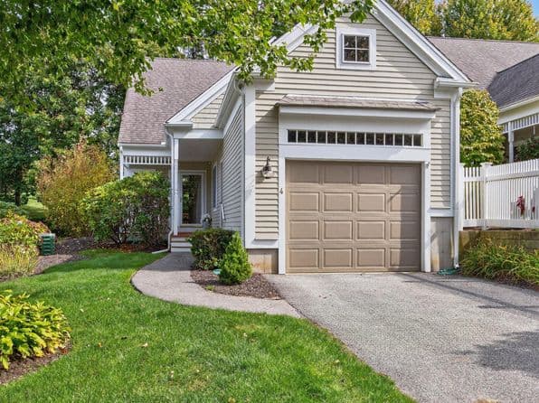 4 Hollyhock Knoll Court UNIT 4, Buzzards Bay