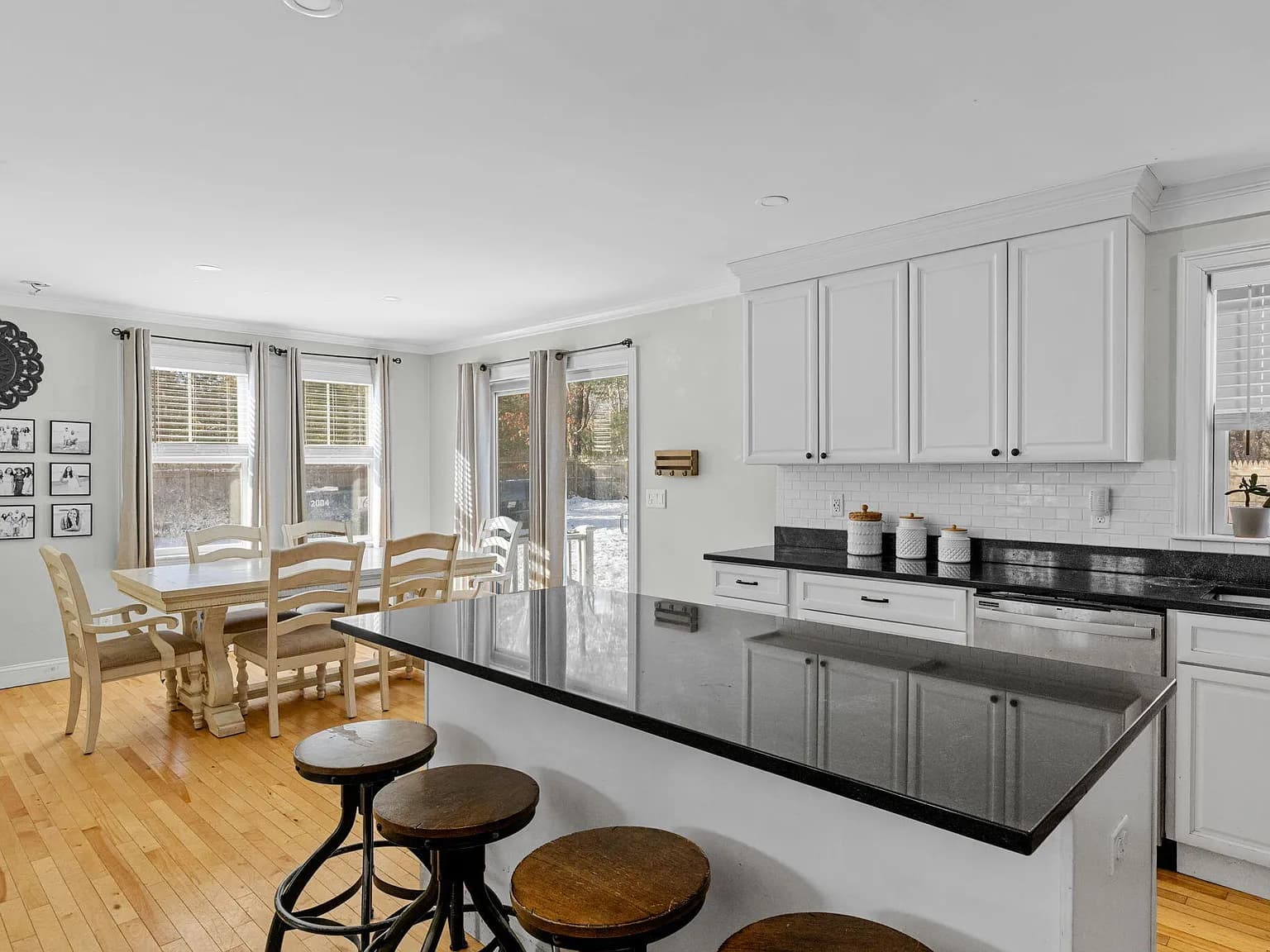 1597 Santuit-Newtown Road - Photo 3