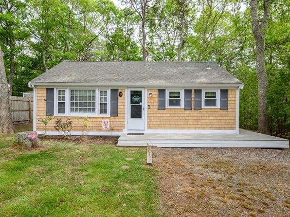 13 Coach House Ln, South Dennis