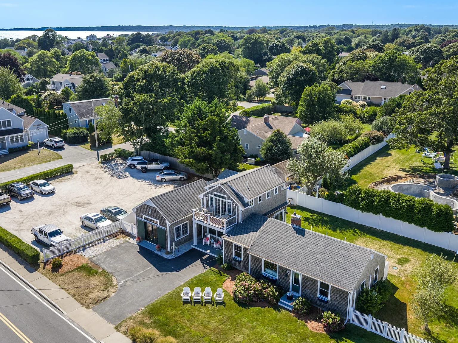 253 Scranton Avenue - Photo 2