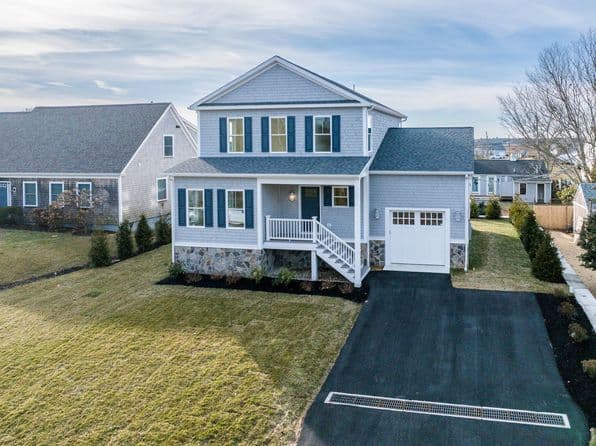 29 Parkers Neck Road, South Yarmouth
