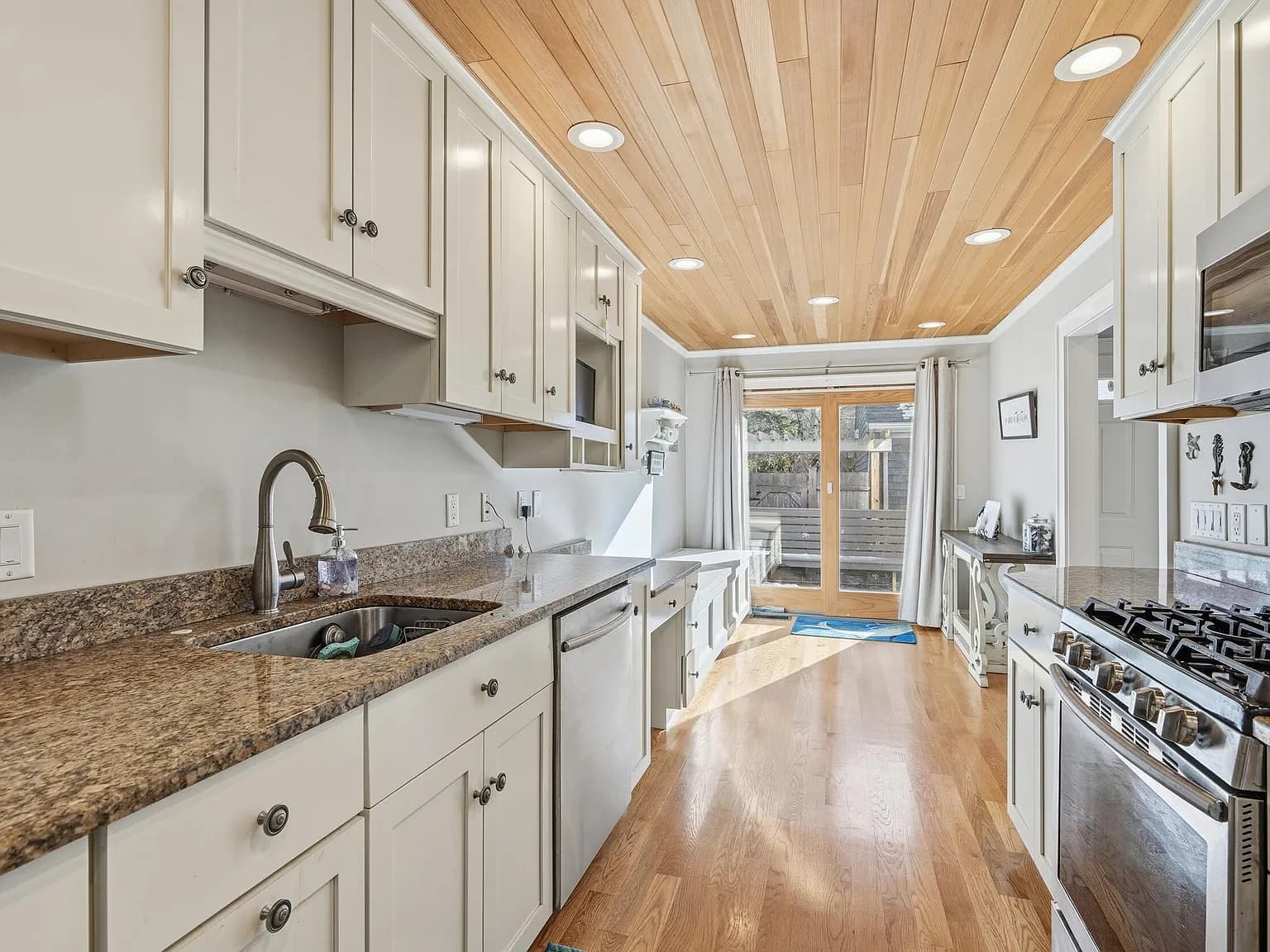 1 Belmont Road #TH22 - Photo 4