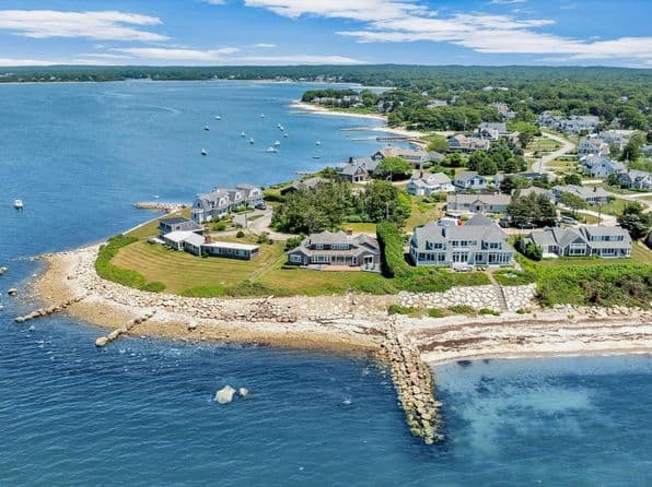 31 Sunset Point Road, North Falmouth