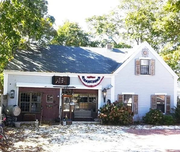 35 Pleasant St - Photo 5