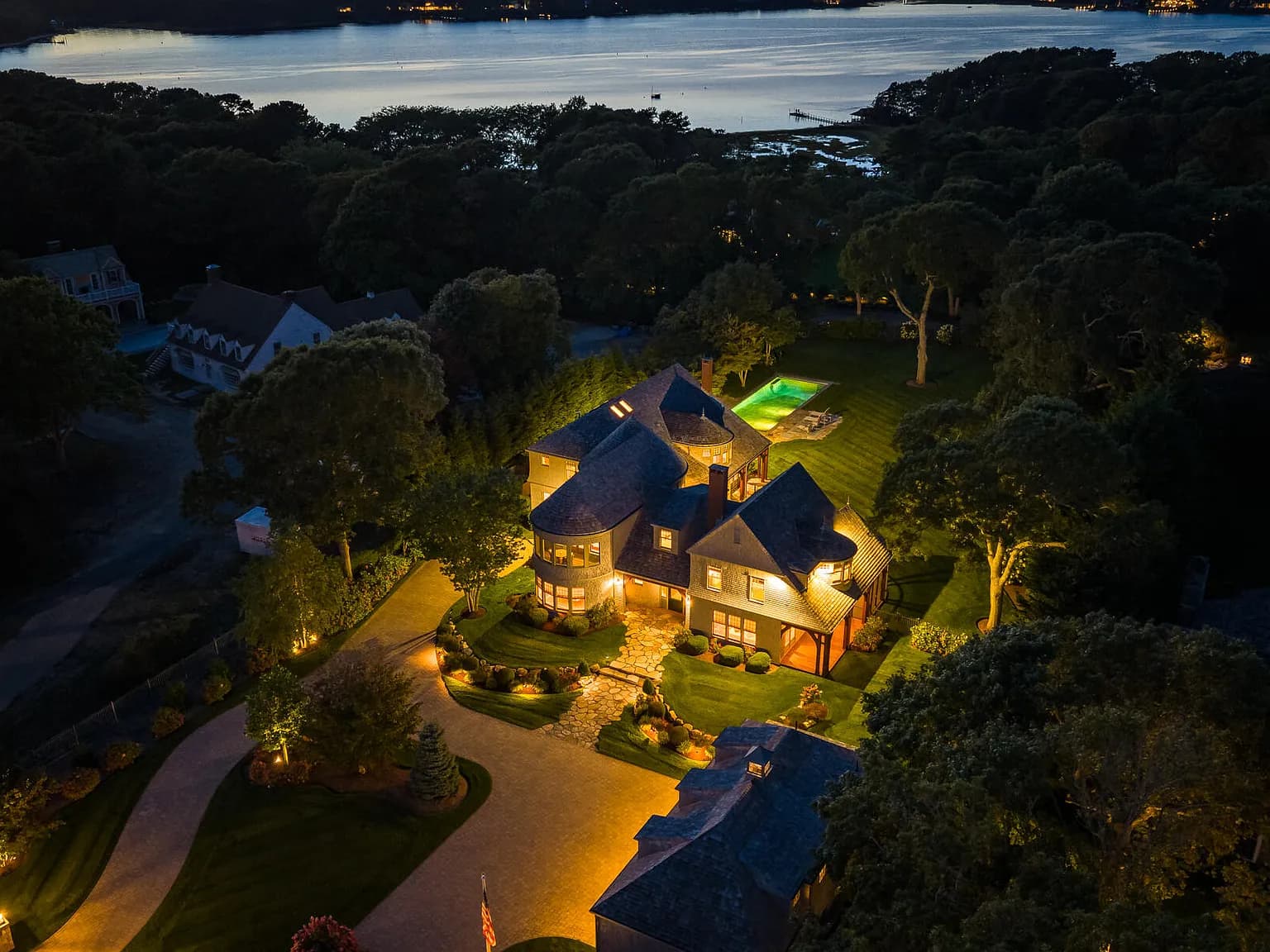 850 Sea View Avenue - Photo 3