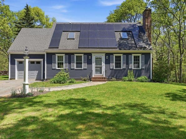 83 Greenville Drive, Forestdale