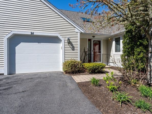 21 Rolling Green Ln #140, Mashpee