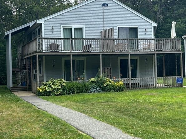 70 Cape Dr APT 14D, Mashpee