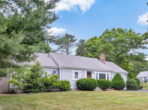 16 Pine View Drive, Cotuit