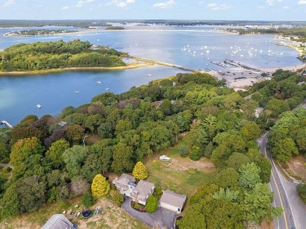566 Shore Rd, Bourne