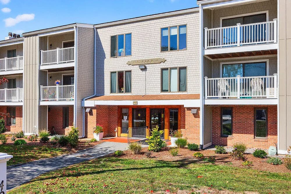 42 Old Colony Way APT 15 - Photo 1