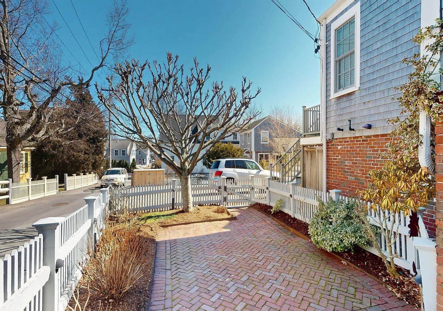 12 Franklin Street UNIT 2 - Photo 4