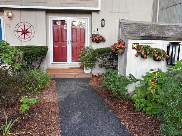 300 Buck Island Road APT 14F, West Yarmouth
