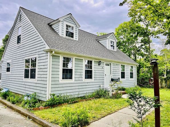 76 Pine Ave, Hyannis