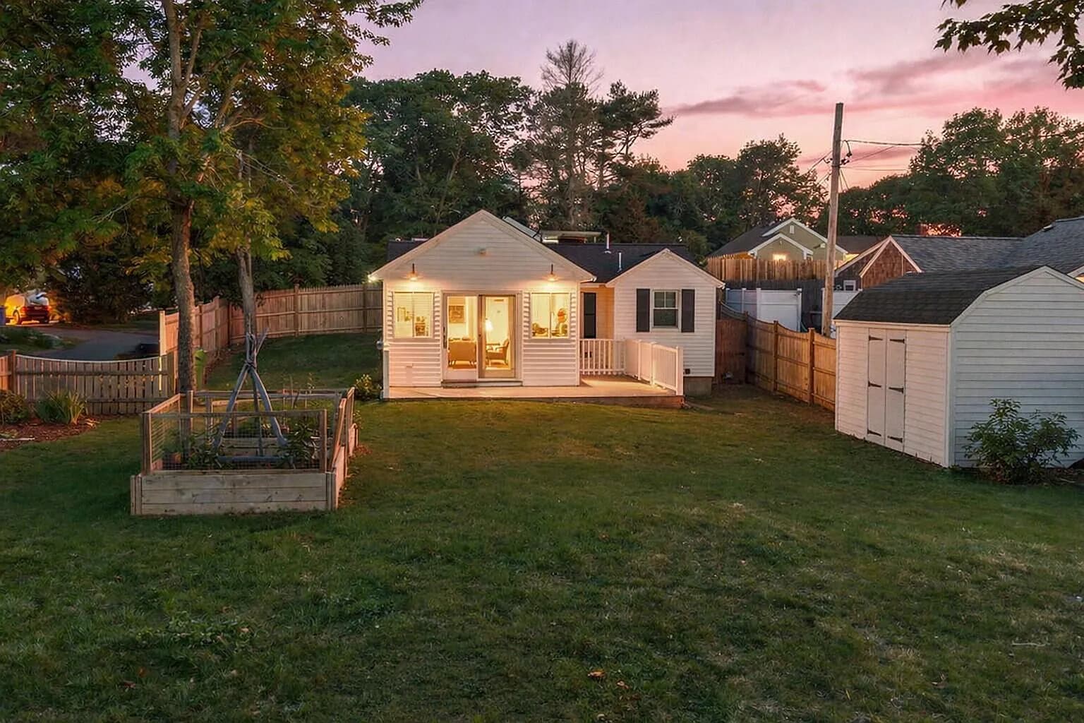 89 Lewis Road, West Yarmouth