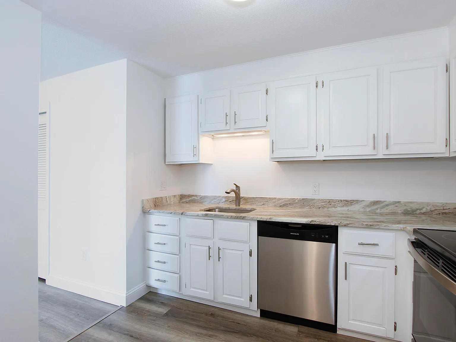 36 Old Colony Way APT 21 - Photo 5