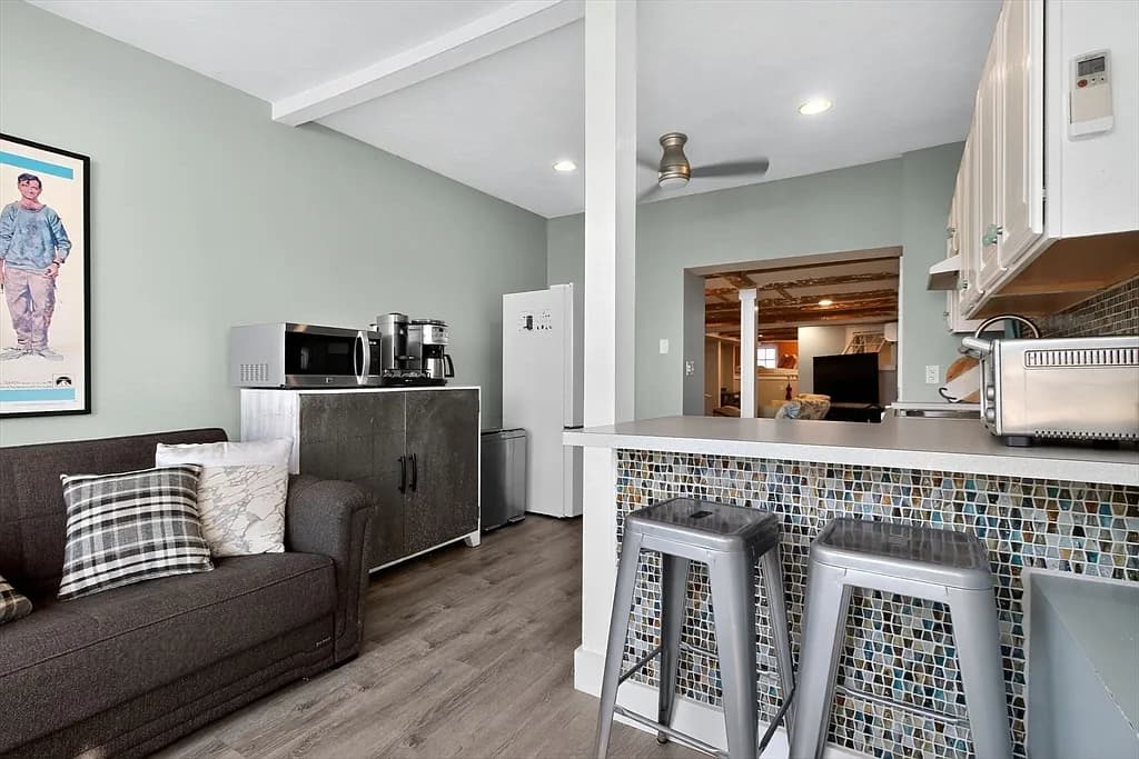 441 Commercial St #B - Photo 4