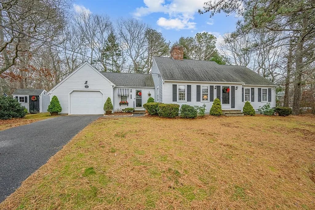 324 Patriot Way - Photo 1