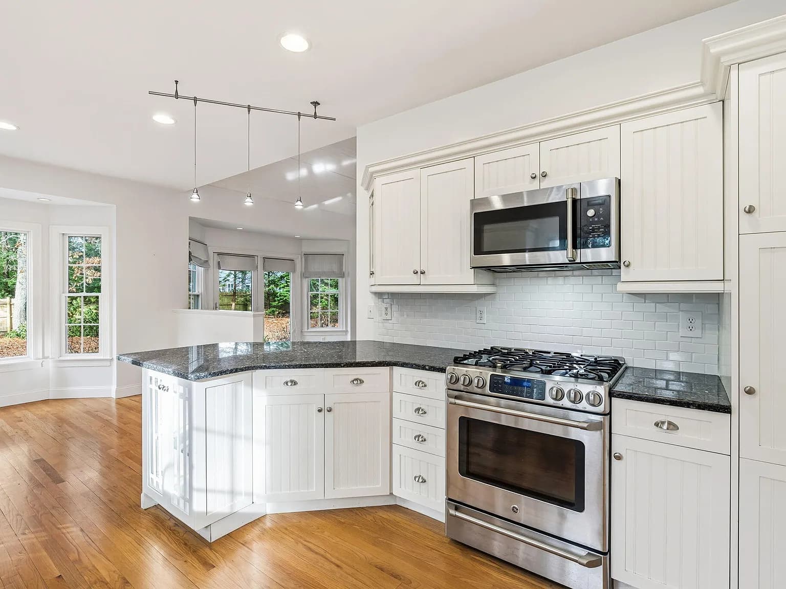 602 Putnam Avenue - Photo 4